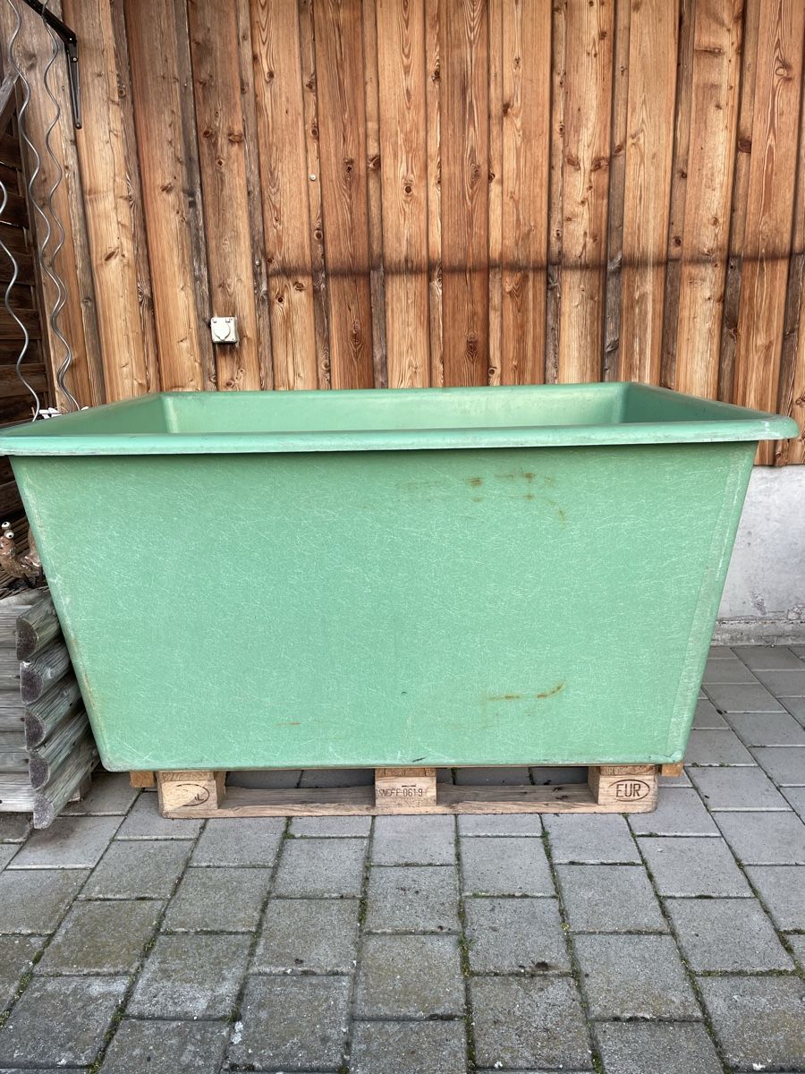 Behälter & Ähnliches: GFK Rechteckbehälter 1000Liter – Gebraucht aus Pfyn von Huexli