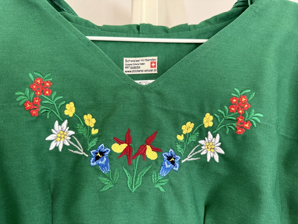 Hemden: Schönes Schweizer Hirtenshirt, Grösse M – Gebraucht aus Zürich von Trish350