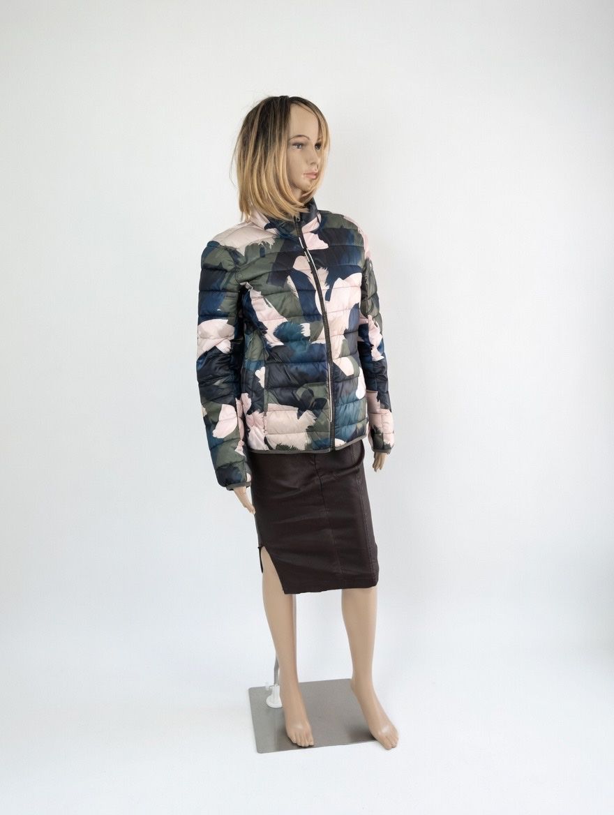 Esprit Giacche: Leichte Jacke QS Gr M – Usato da Laupersdorf venduto da Cloludi 1
