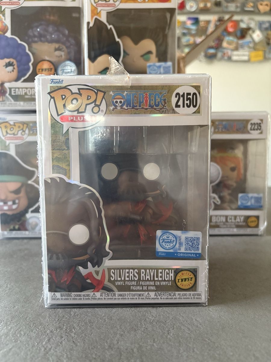 Funko Statuette: Funko Pop ! Silvers Rayliegh Chase One Piece – Nuovo e nell'imballaggio originale da Alpnach Dorf venduto da Walsche
