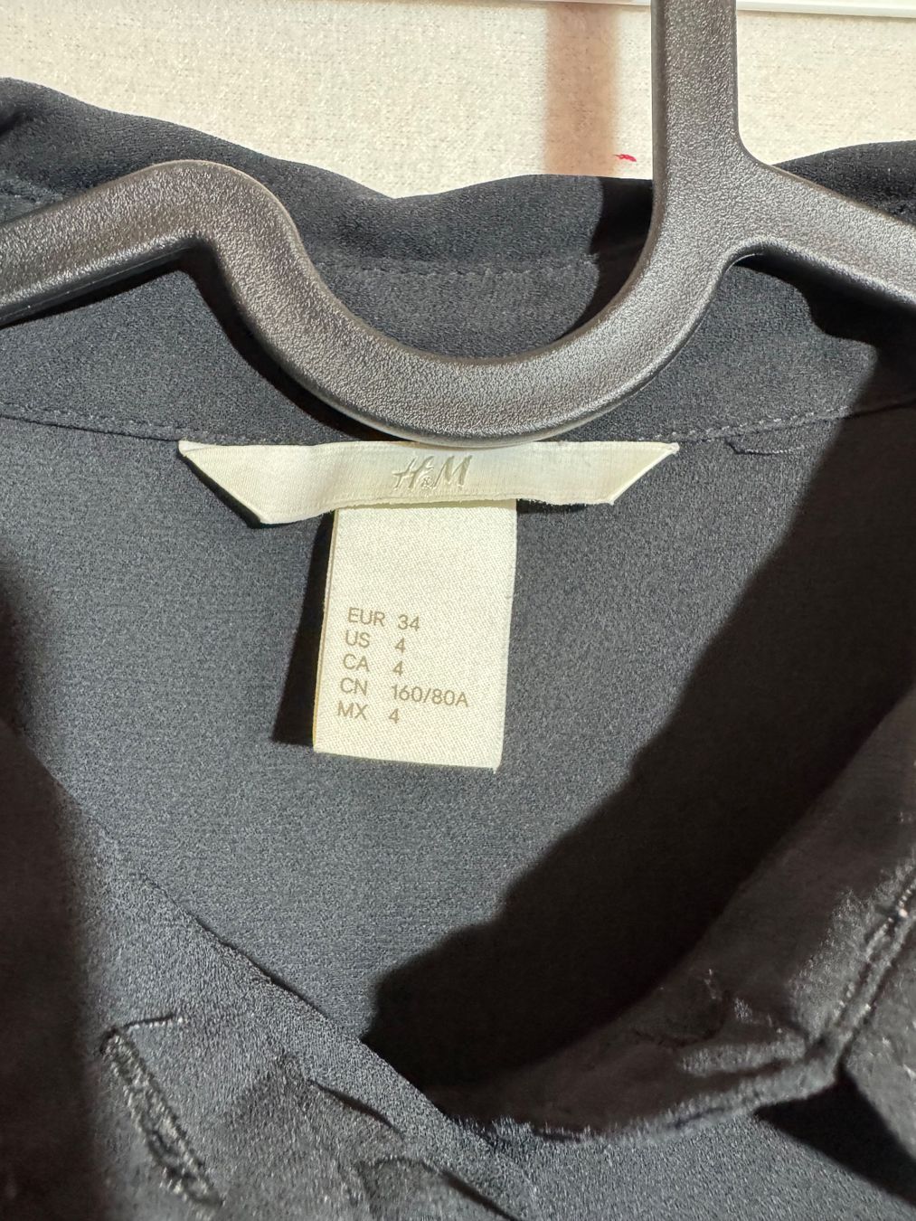 H&M Camicette: Elegante schwarze Bluse von H&M Gr. 34 – Usato da Grosswangen venduto da second_hand_dress 2