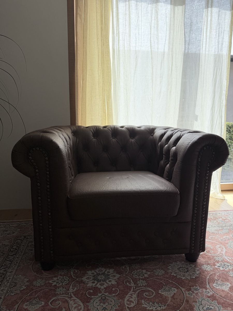Chesterfield Divani: Chesterfield Ledersofa + Sessel gebraucht – Usato da Buchs SG venduto da luc_5syd 2