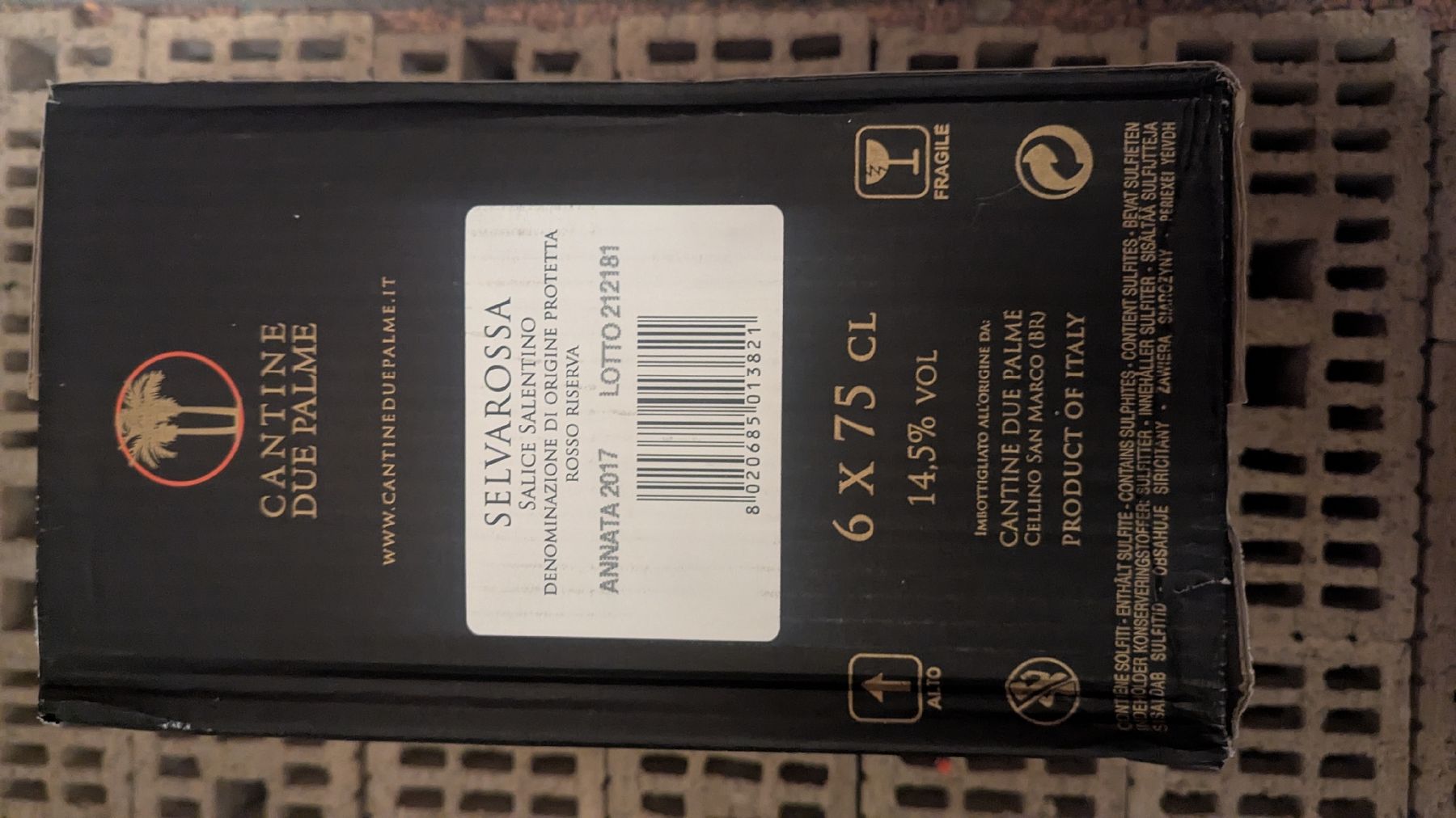 Vino: Selvarossa Salice Salentino Rosso Riserva 2017 – Nuovo e nell'imballaggio originale da Root venduto da Wollis