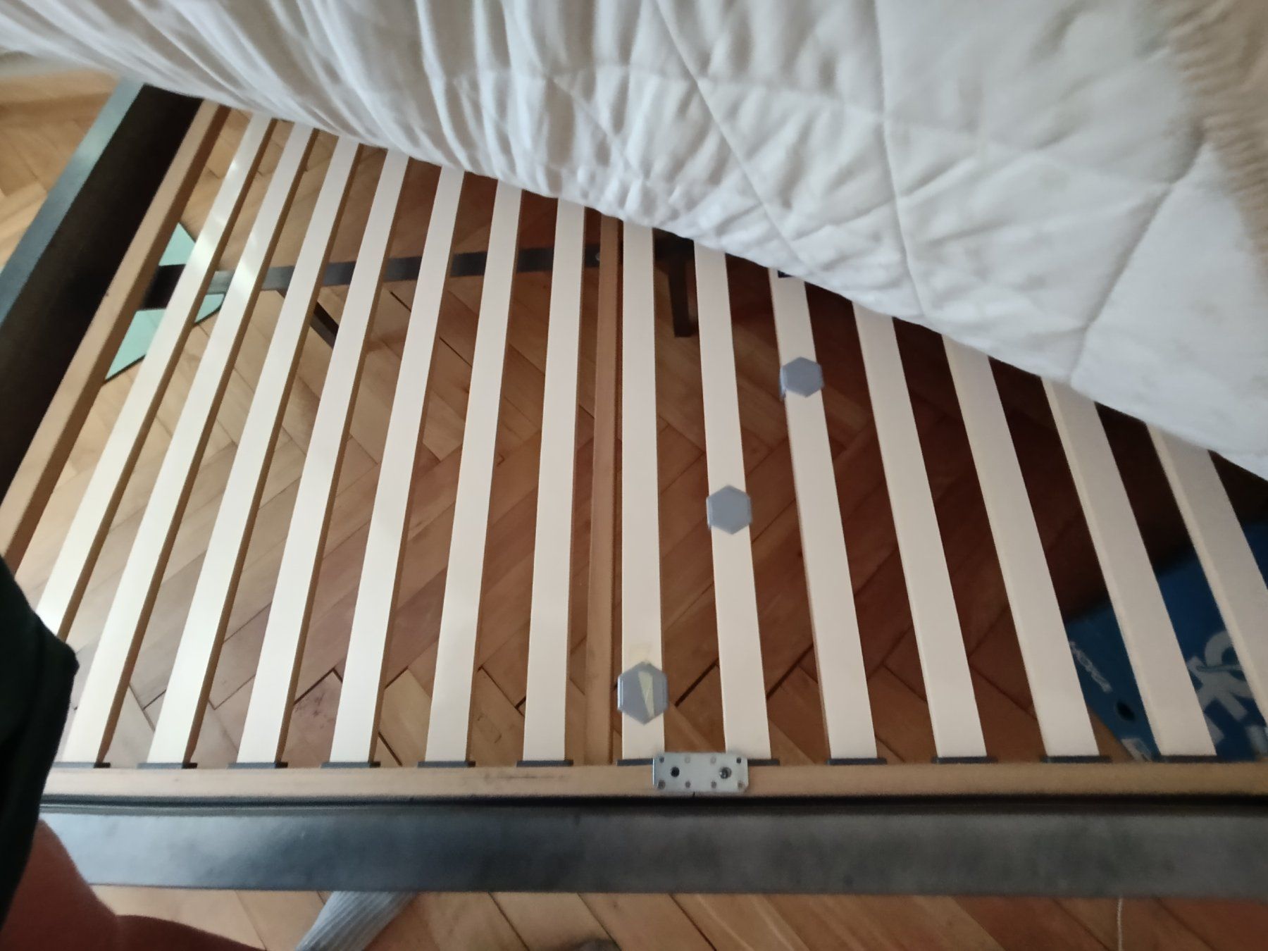 Lits: Metallbettgestell – D'occasion à Altdorf UR par san_s8hg 4