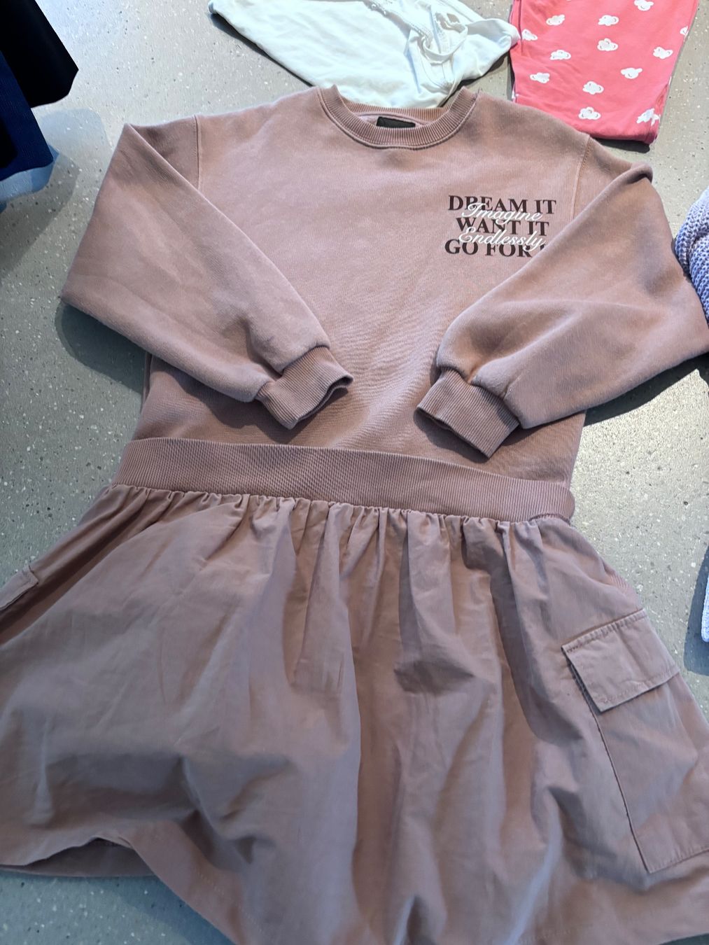 Zara Lotti & Set di vestiti: Zara Kleiderpaket 140 – Usato da Zürich venduto da engebrunau 1