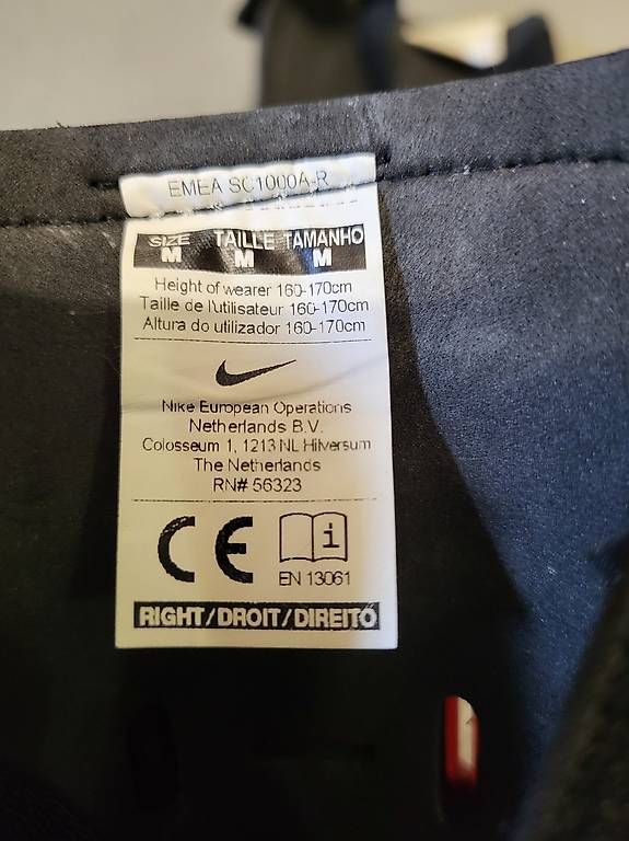 Protections: Parastinchi Nike – D'occasion à Bellinzona par Erny650 1