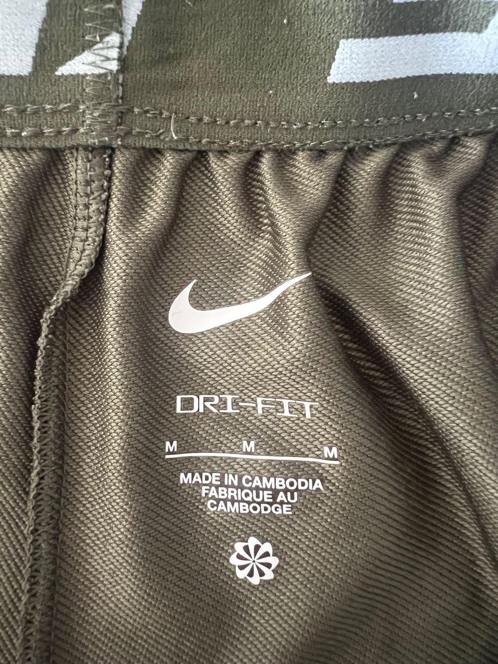 Nike Pantaloni: Nike Dri-FIT Shorts Damen – Usato da Lenzburg venduto da impulsive-buyer 3
