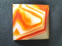 ACHAT PYRAMIDE natur rotbraun