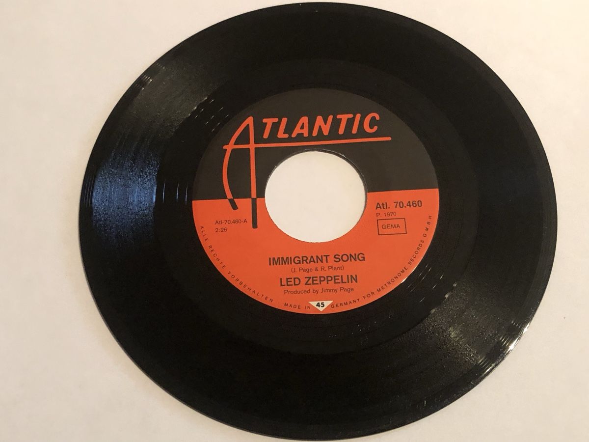 Dischi in vinile: Led Zeppelin. 1970. 7“ Single. Immigrant Song – Usato da Faulensee venduto da Mizuno06 2