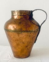Antiker, handgefertigter Wasserkrug aus Kupfer