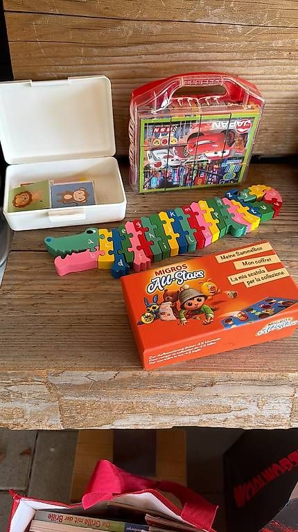Jouets: Div. Kinderspielsachen  – D'occasion à Stüsslingen par 8-Sunny-8