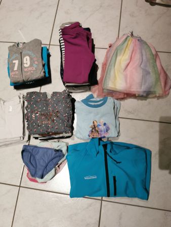 Grosses Mädchenkleiderpaket Gr. 122/128
