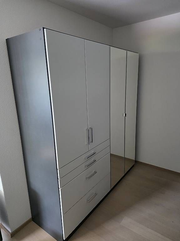 Schränke: Kleiderschrank – Gebraucht aus Wollerau von ska_75sq 1