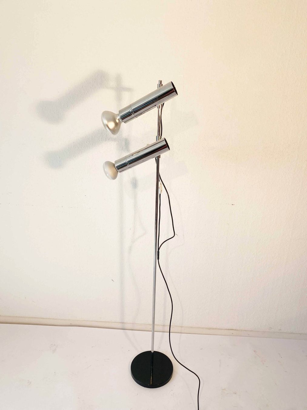 Lampade: Spot Stehlampe aus den 70igern – Usato da Beringen venduto da Kultgut