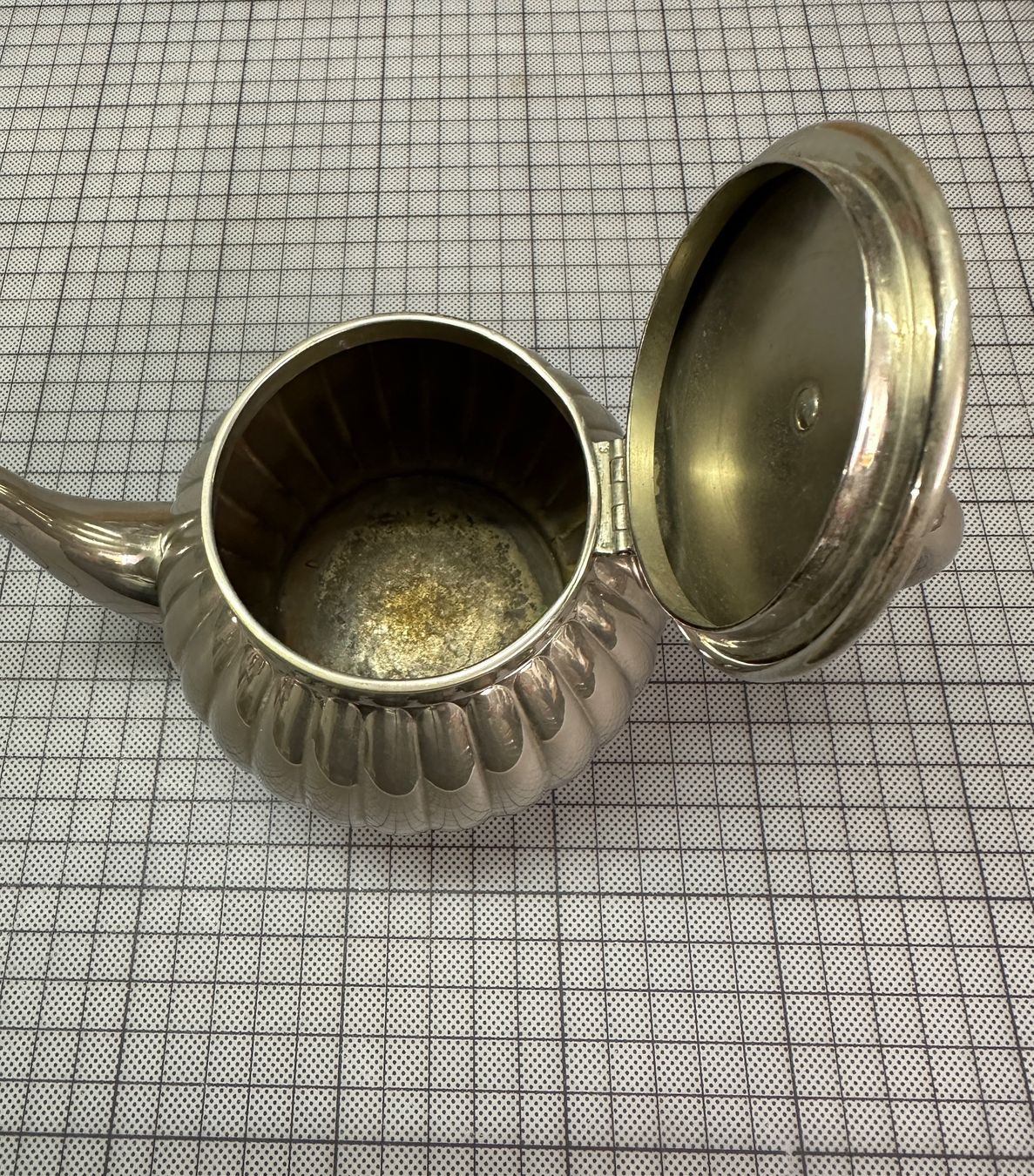 Teiere: Antike Teekanne versilbert gerippt Vintage – Difettoso da Nussbaumen AG venduto da olitech5415