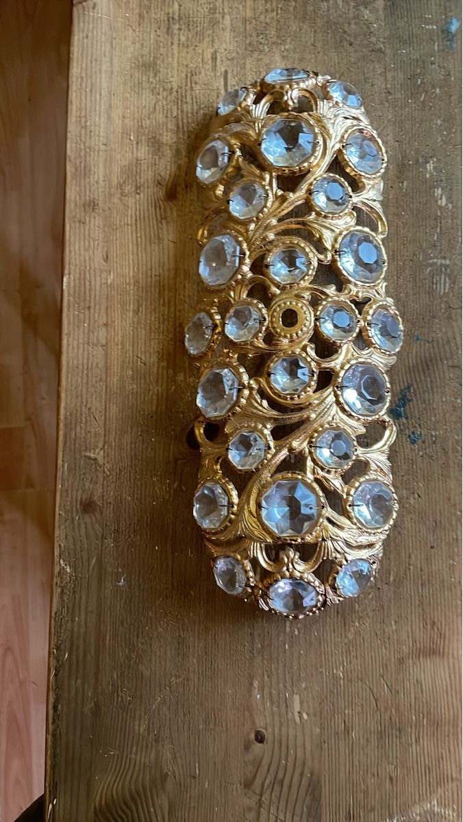 Lampade: Antike Lampenabdeckung mit Kristallen Goldfarben – Usato da Glarus venduto da adiweb007