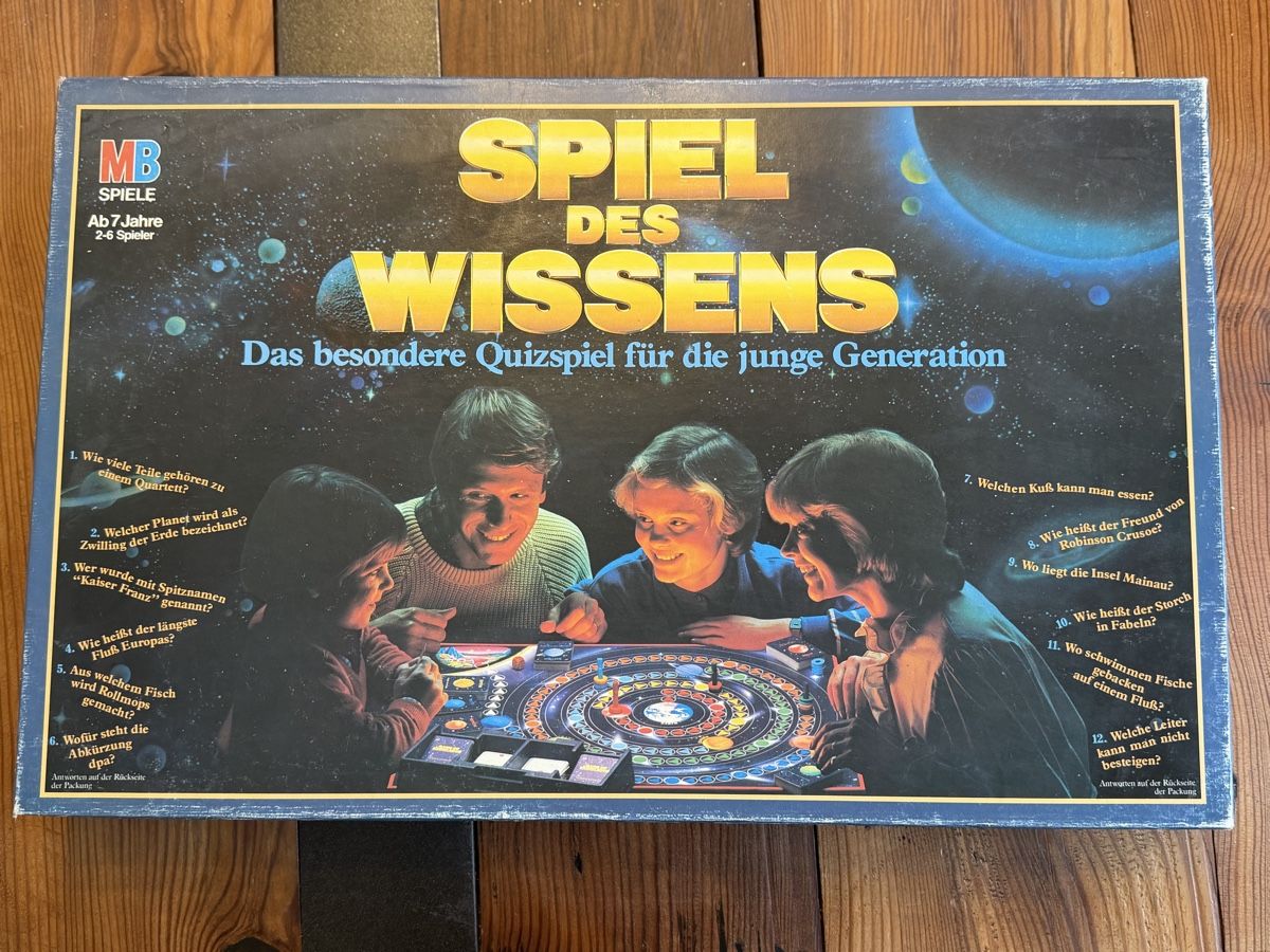 TOPP Caos Al Museo - Il Gioco Dell'Anno Per Famiglie! 3 In 1: Quiz, Comunicazione E Reazione. Scopri Gli Oggetti Nascosti E Riempi La Tua Vetrina. 2-6 Giocatori, 6+ Anni