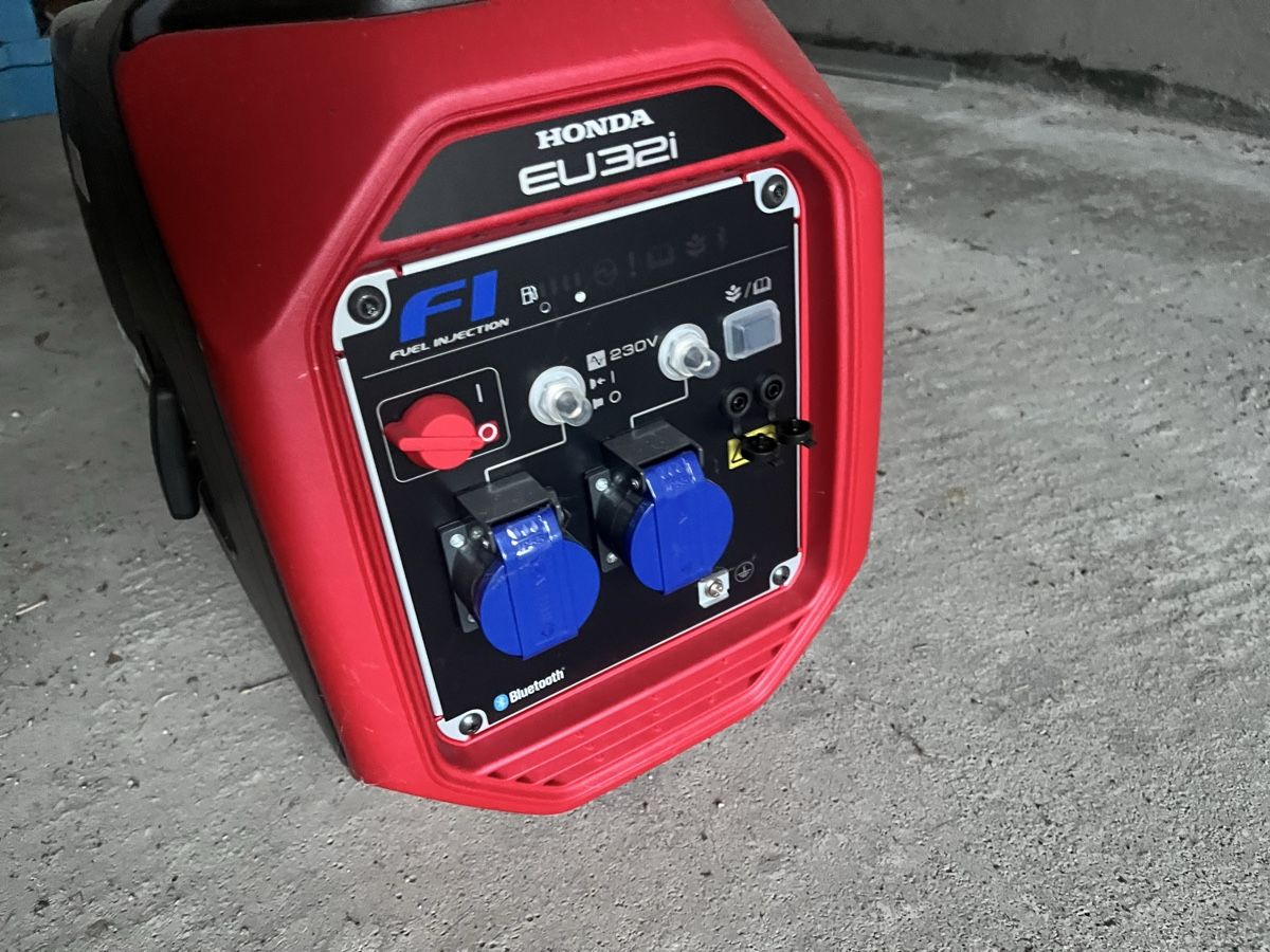Honda Generatori di corrente: Generator Honda EU32 – Nuovo (secondo la descrizione) da Hinwil venduto da Kaamil