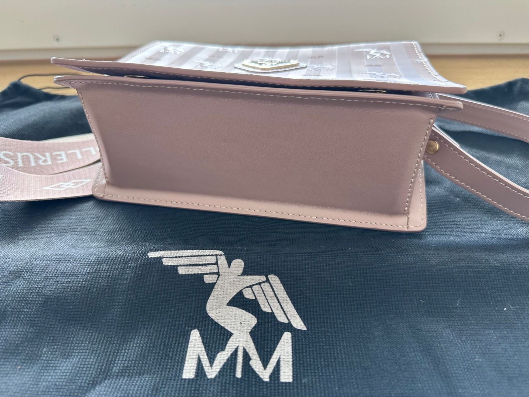 Maison Mollerus Borse da donna: Maison Mollerus Umhängetasche Melide rosa – Nuovo (secondo la descrizione) da Klingnau venduto da kel_tnz2 4