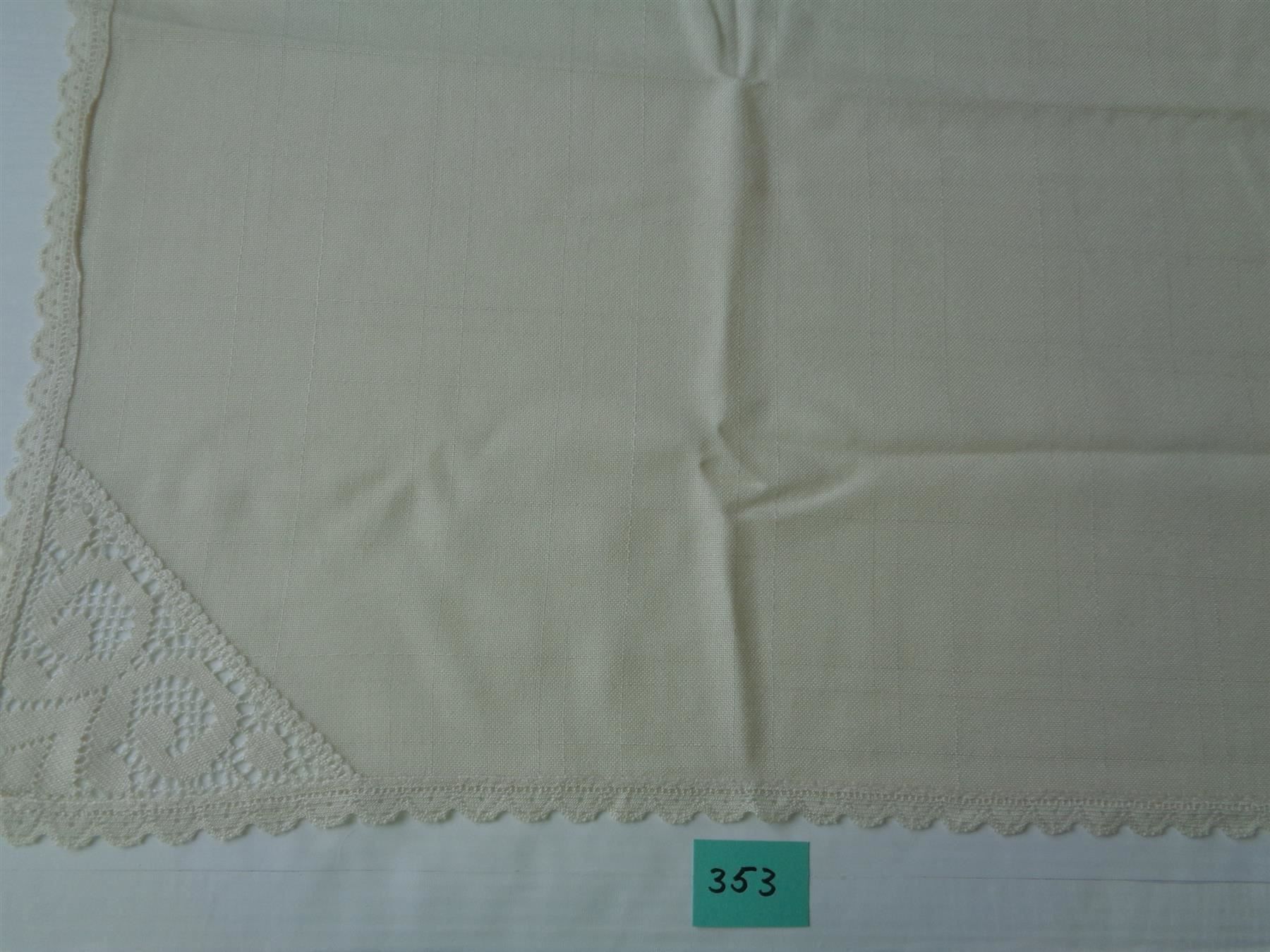 Coperte: Tischdecke beige 133x155 cm. Polyacryl – Usato da Chur venduto da omonia