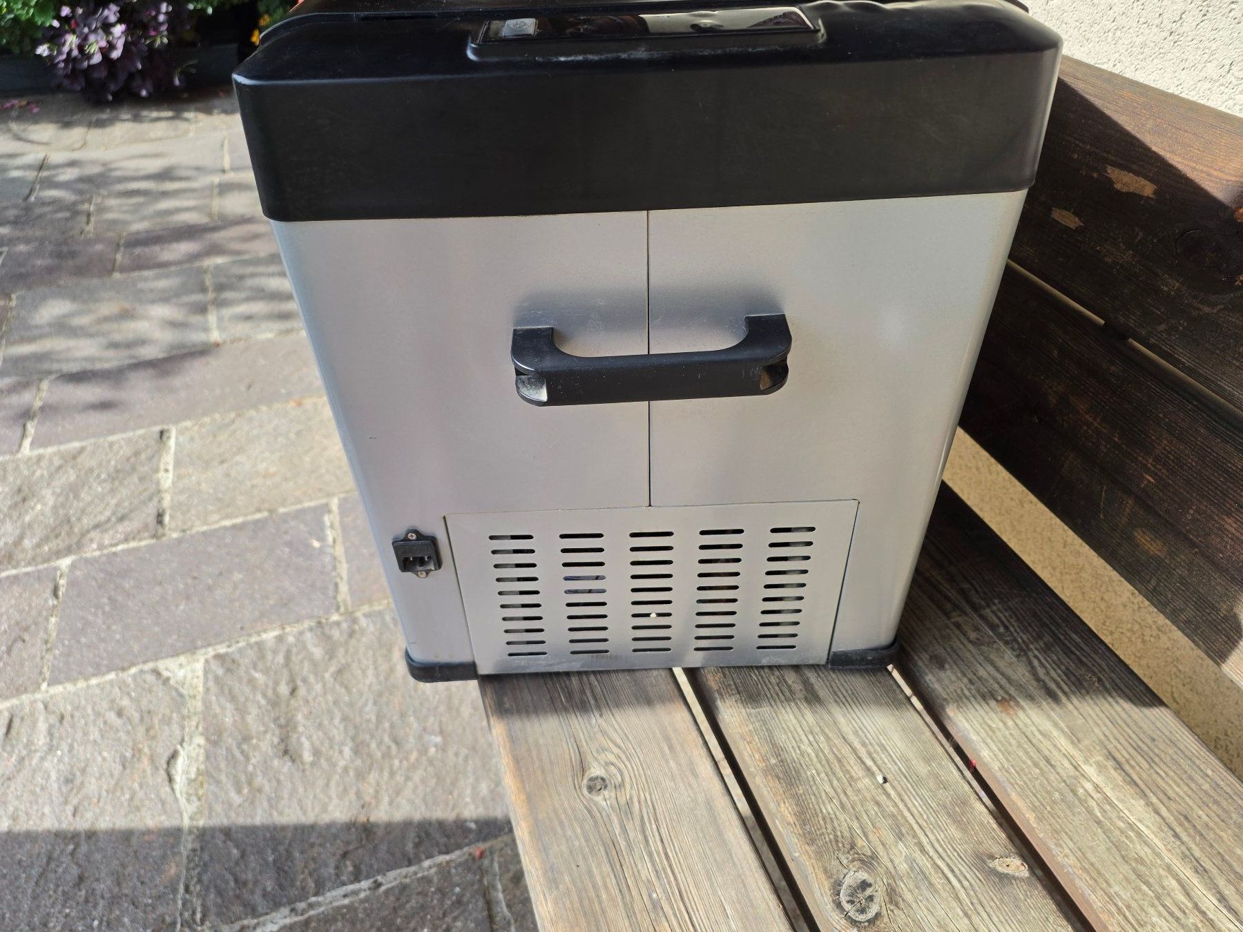 Frigoriferi & Refrigeratori: PLUG-IN FESTIVALS Kompressor-Box (40L) - Deckel verformt – Usato da Titterten venduto da Honig-Bienen 2