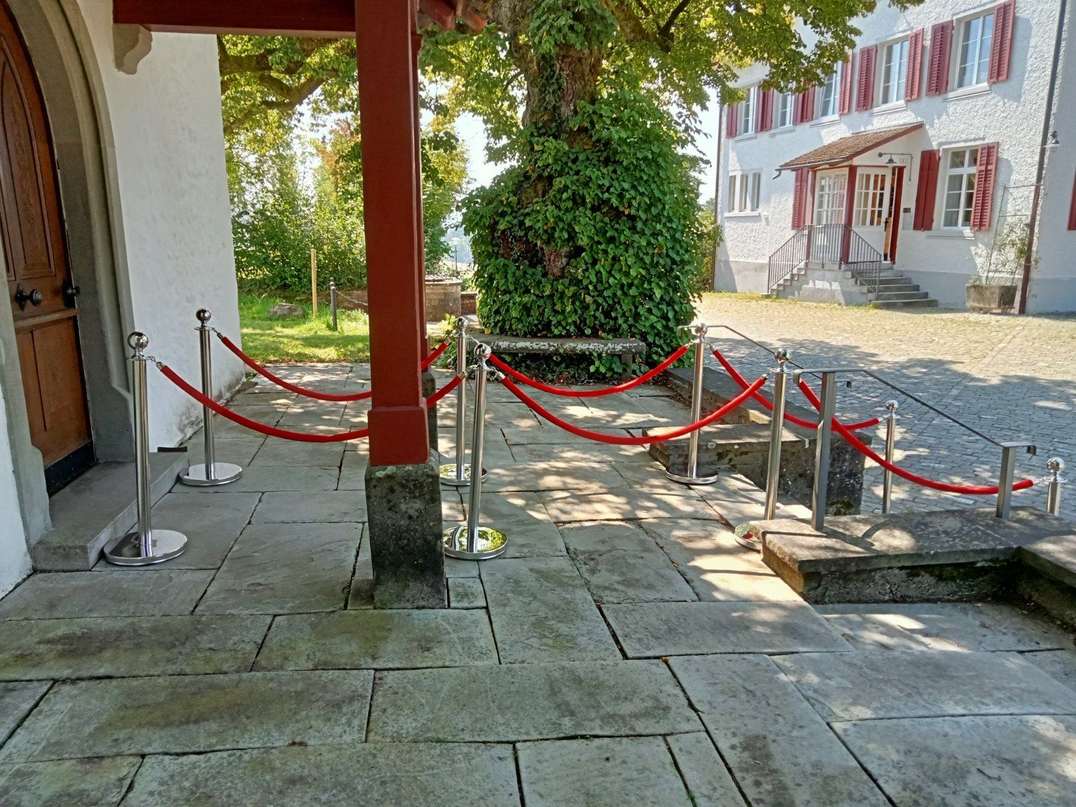 Sonstiges für Büro & Gewerbe: Absperrpfosten mit Kordel zu vermieten – Gebraucht aus zürich von Bsp1 5