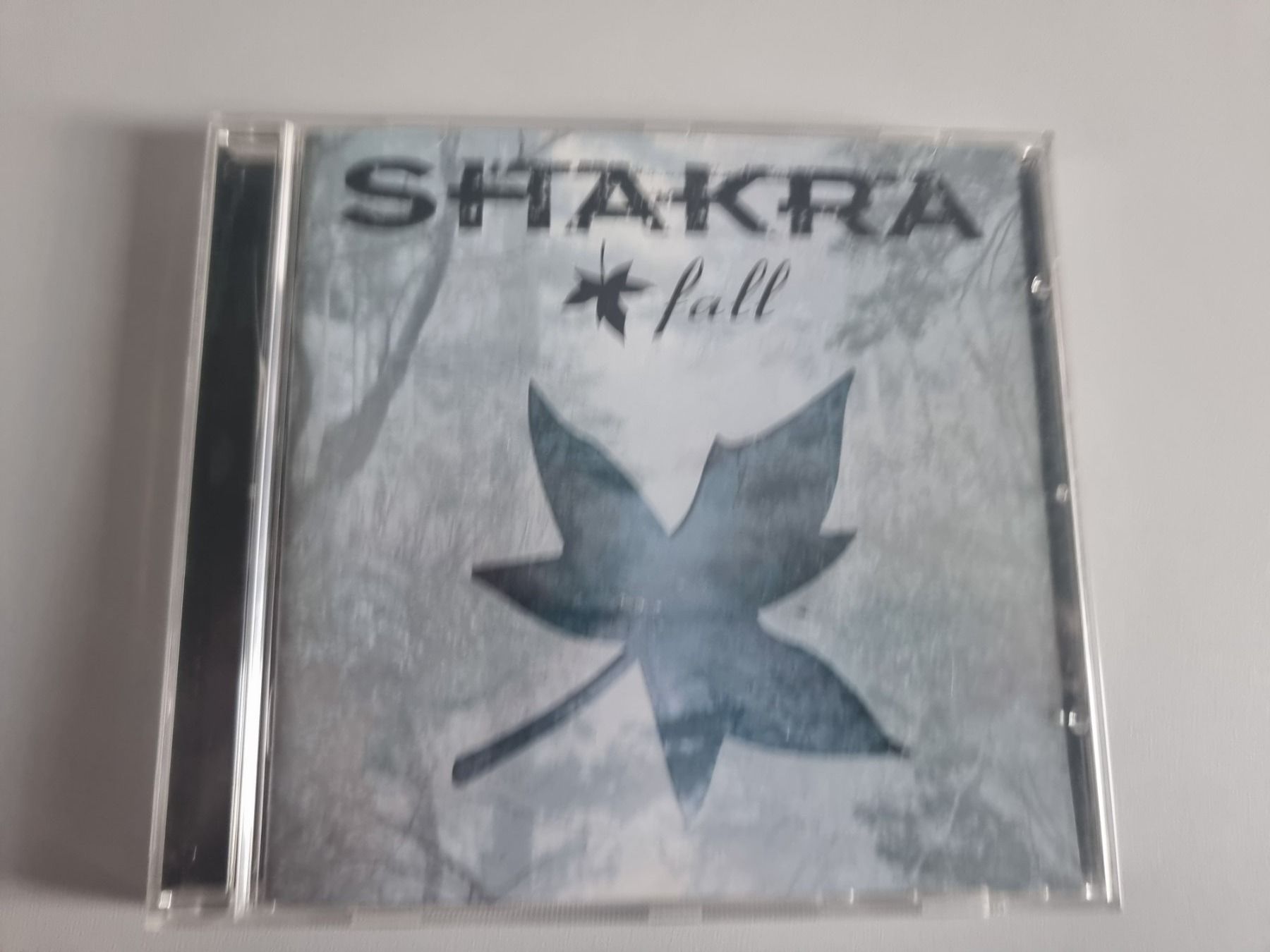 CDs: CD Shakra - Fall, Schweizer Hardrock Band, Rarität – Gebraucht aus Schaffhausen von Kellerrassel