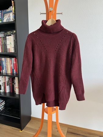 Cozy Knitted Turtleneck Sweater, Burgundy, Warm & Stylish!
