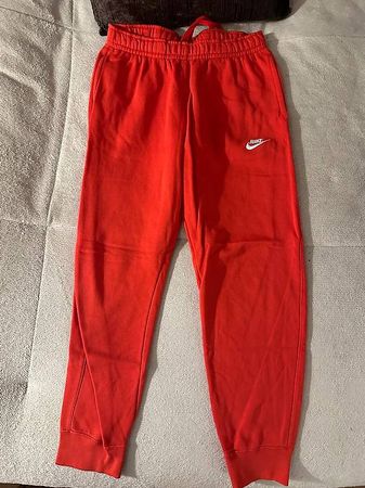 Nike Hose in Rot, Gr. M