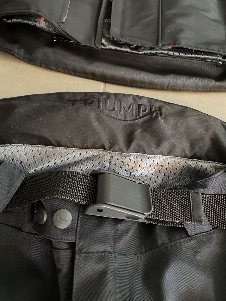 Triumph Jacken: Triumph Motorrad Jacke & Hose – Neu (gemäss Beschreibung) aus Buttwil von Oni-78 1