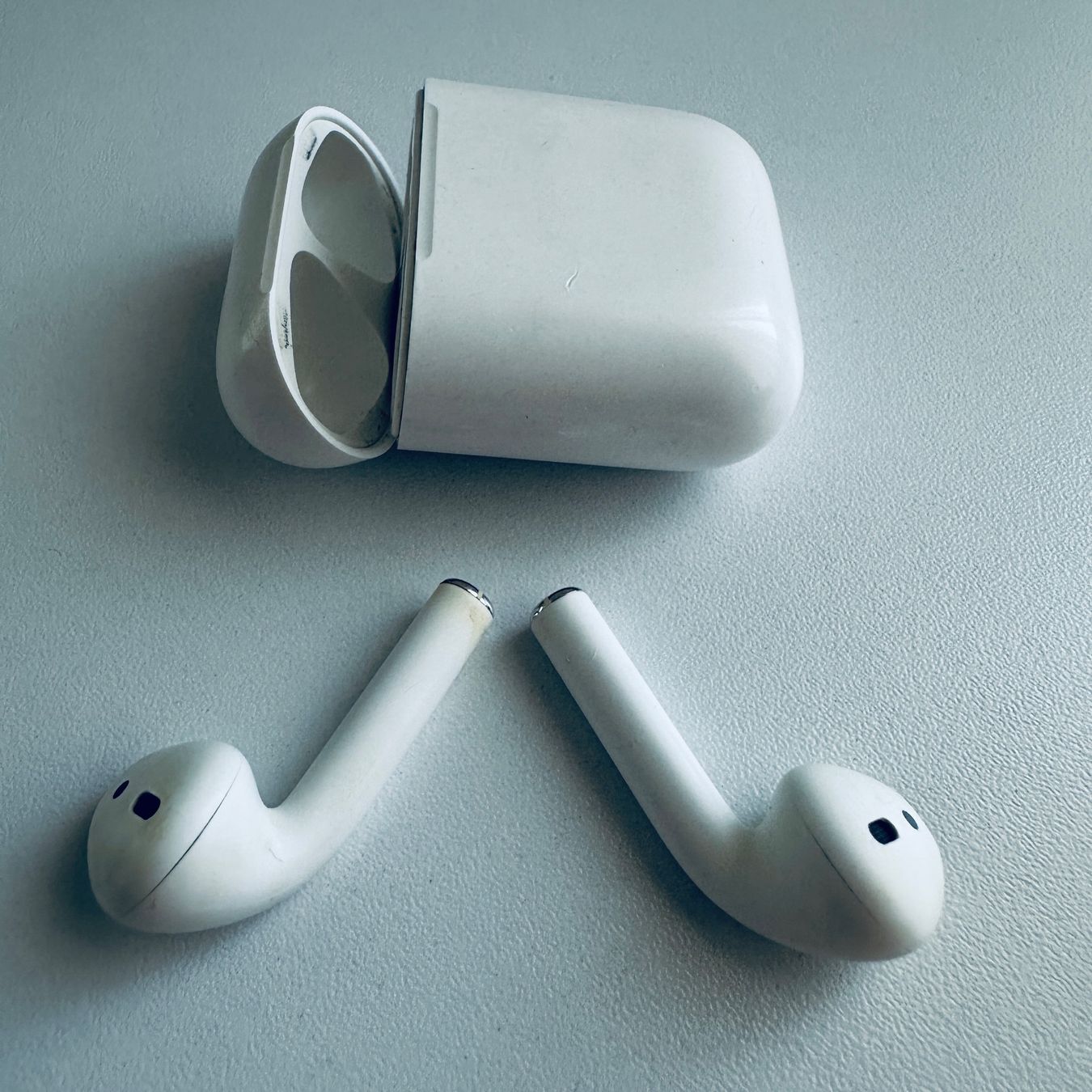 Apple Cuffie: Original Apple AirPods 2 Kopfhörer Wireless Lightning Kabel – Usato da Basel venduto da MY.AIRPODS.SHOP 4