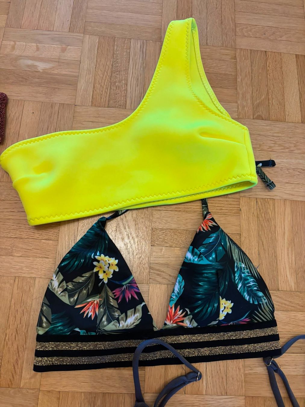 Costumi da bagno & Bikini: Lot de maillots de bain – Usato da Onex venduto da kattrina 2