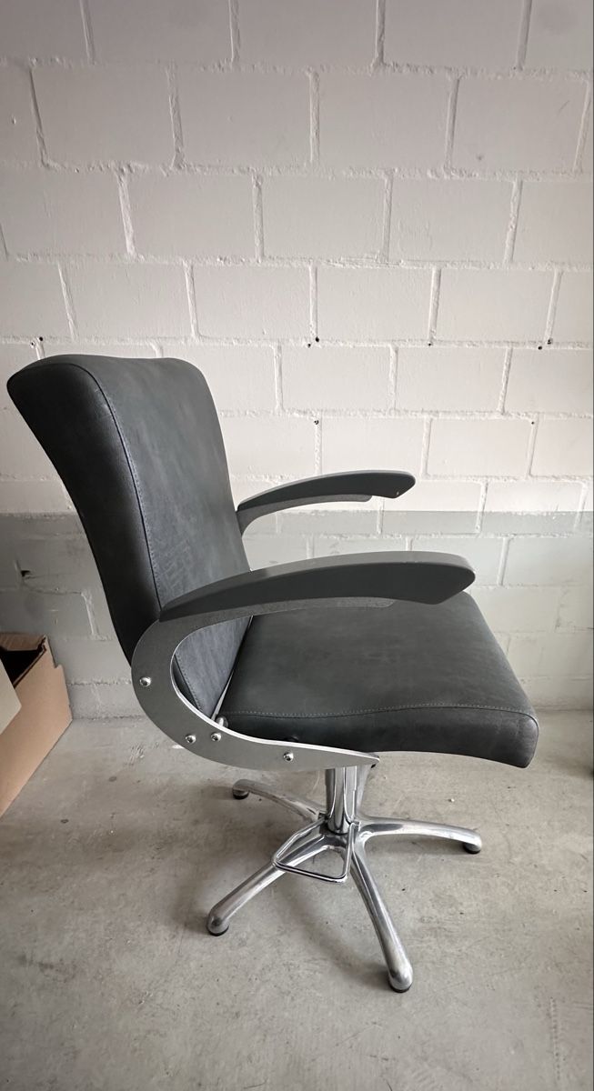Sedie: Coiffeur Sthul – Usato da Bürglen TG venduto da Sunny005