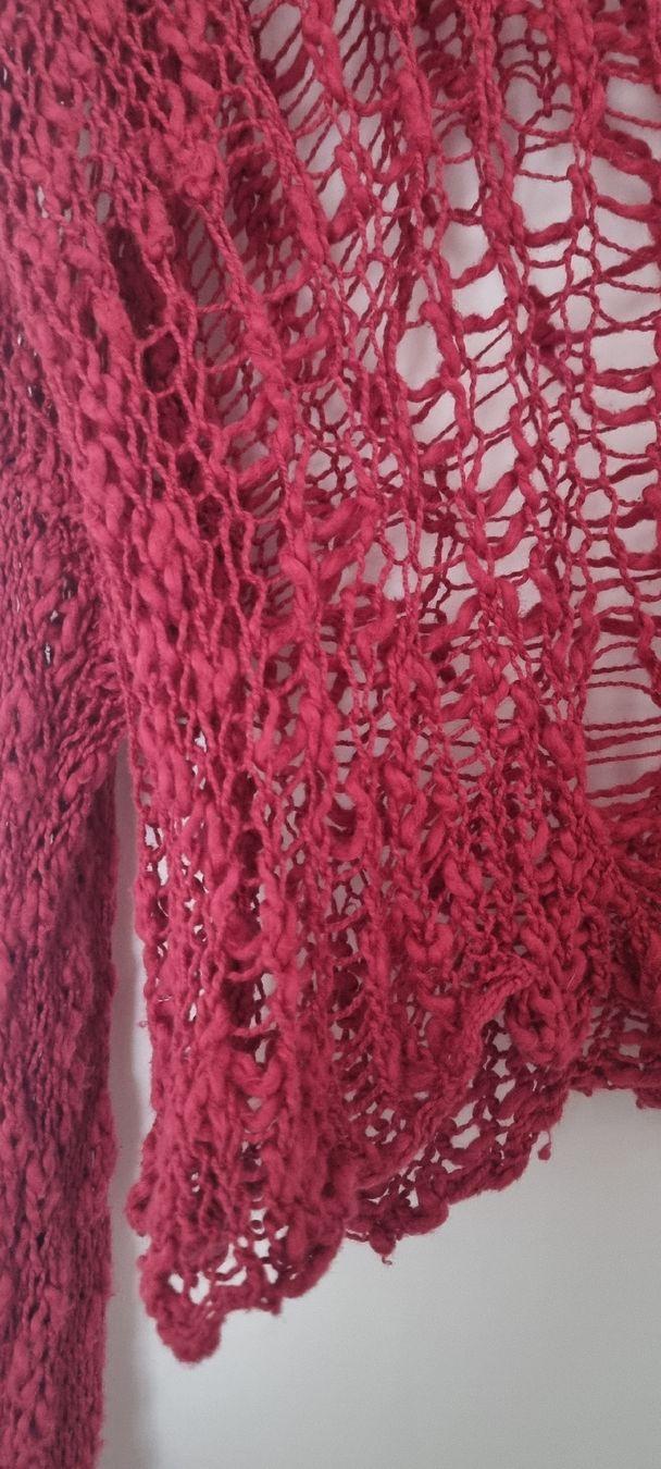 Top: Gestricktes Top in Dunkelrot – Nuovo (secondo la descrizione) da Zürich venduto da pgpgpgpg 1