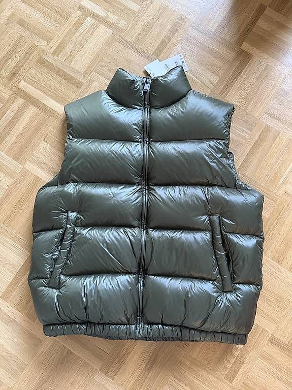 Gilets & Westen: Zara Weste Olivegrün – Gebraucht aus Basel von alu_l9s8 1