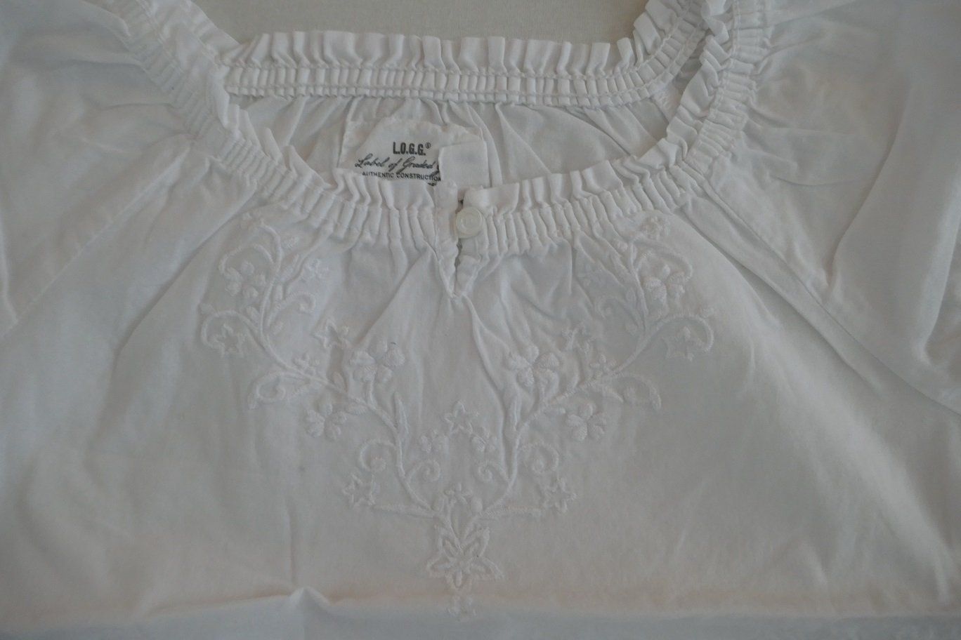 Blusen, T-Shirts & Tops: Kaum getragene hübsche weisse Bluse, Gr. 110 – Neu (gemäss Beschreibung) aus Horgen von Feli39 1