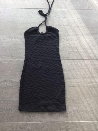 Schwarzes Sommerkleid H&M Gr. S Neckholder figurbetont