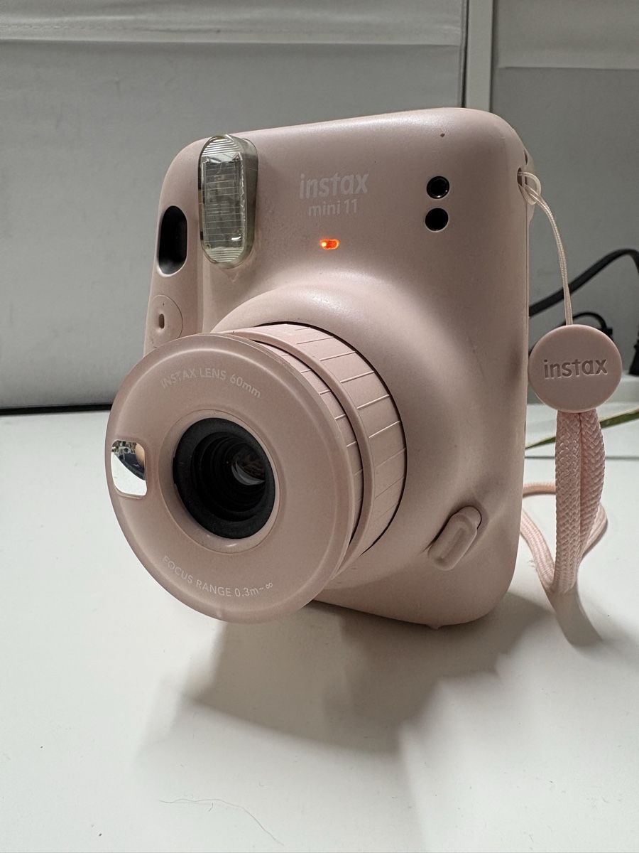 Fujifilm Filme: Instax Mini 11 in Rosa – Gebraucht aus Lotzwil von zoekrh2