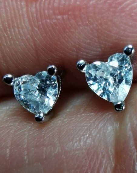 Ohrringe & -stecker: Boucles d'oreille argent avec zircons – Neu und originalverpackt aus Reconvilier von Tsma67