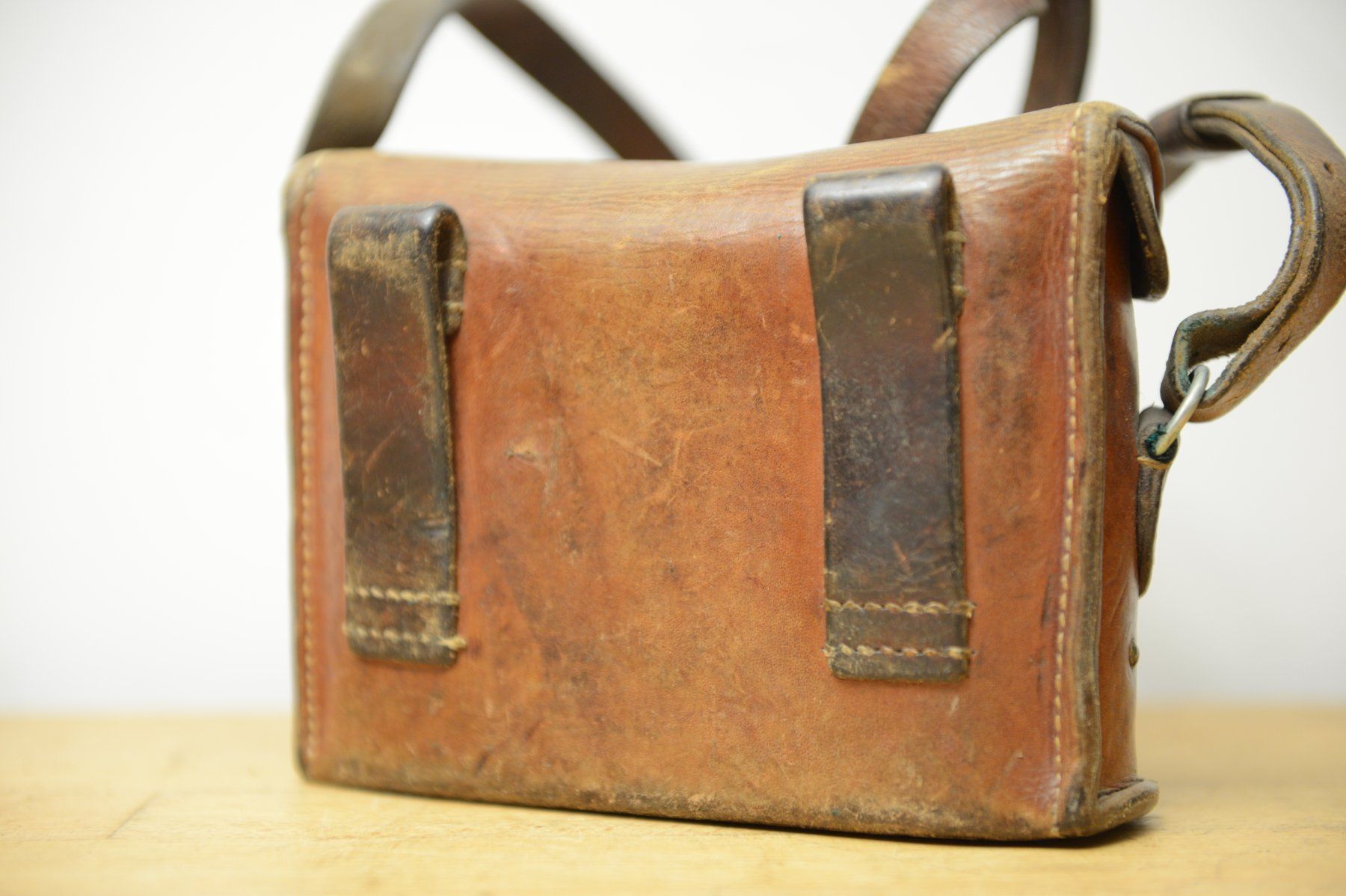 Borse: Schweizer Armee Leder Feldstecher Etui – Usato da Sachseln venduto da Smatsch54 1