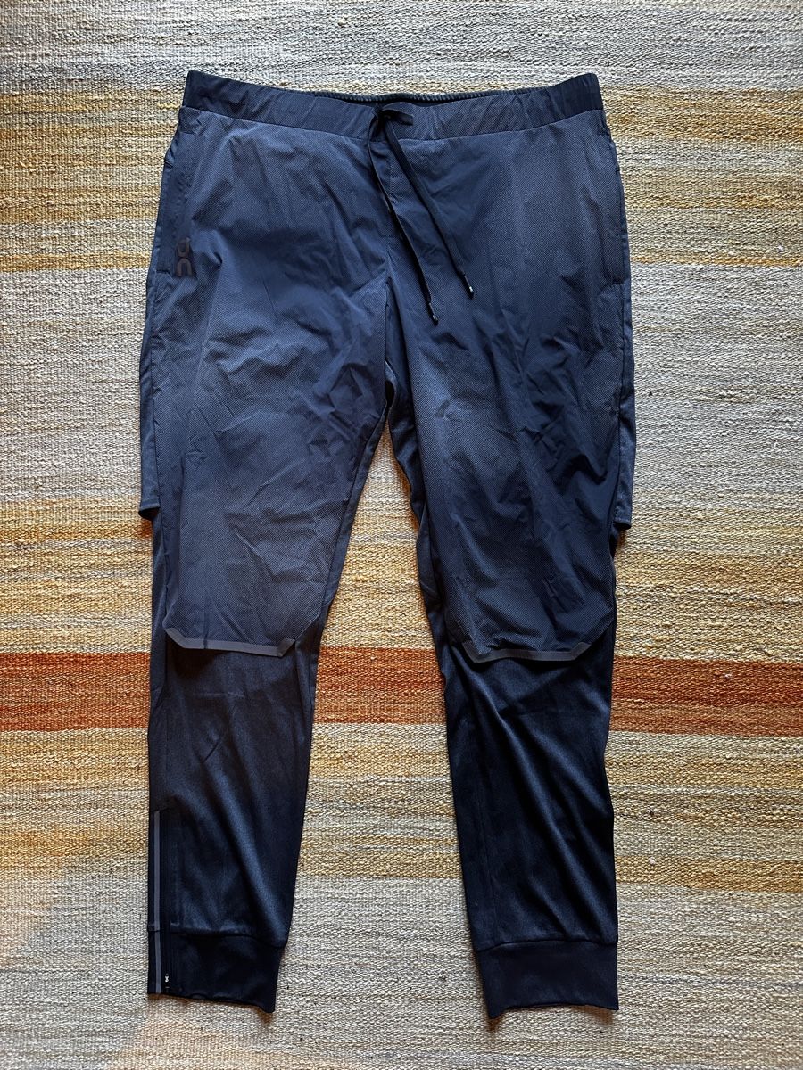 Pantaloni: On Running Lumos 3M Pant size L – Nuovo (secondo la descrizione) da Villars-Burquin venduto da Iliasso