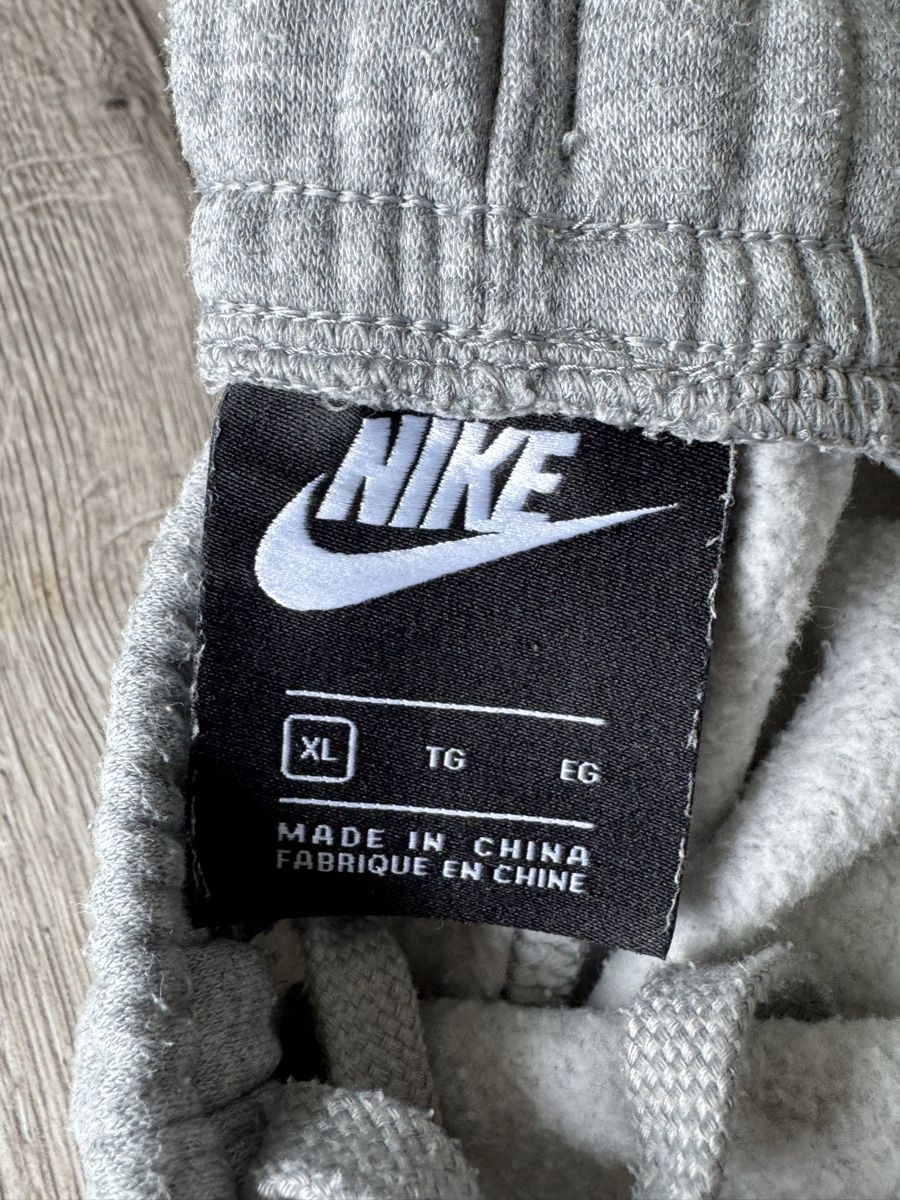 Nike Hosen: Trainierhose Nike – Gebraucht aus Villmergen von van_xv9t 3