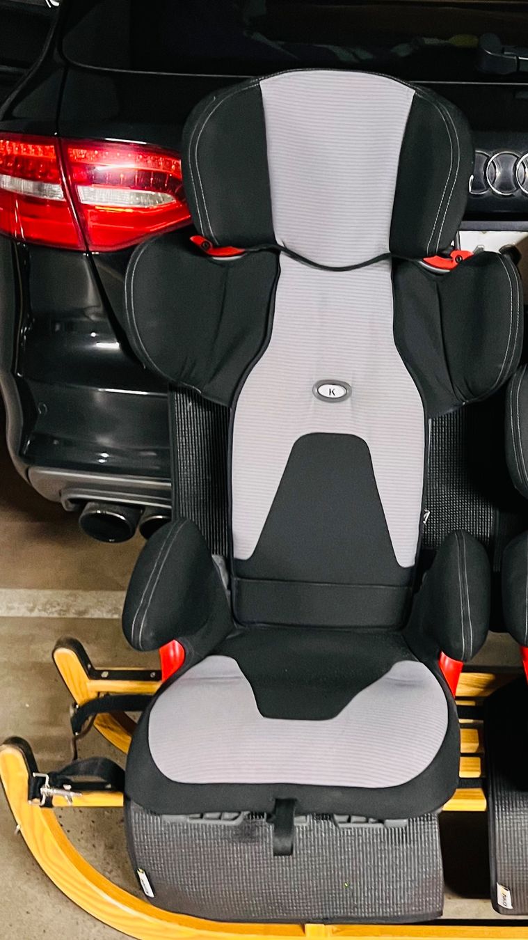 Seggiolini per auto: AUDI Kindersitz mit Isofix – Usato da Zofingen venduto da Vektor