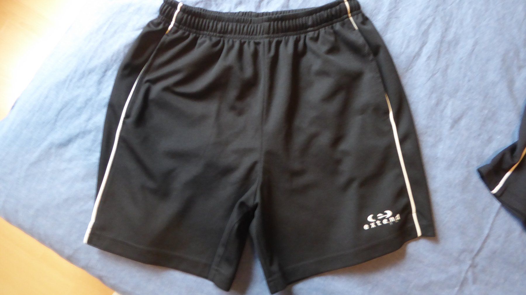 Hosen: Kurze Sport Hose  Gr S exend – Gebraucht aus Sargans von Benziner