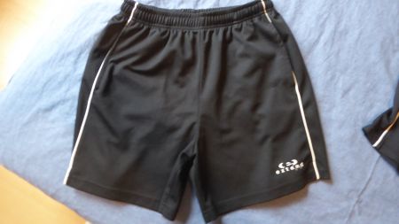 Kurze Sport Hose  Gr S exend
