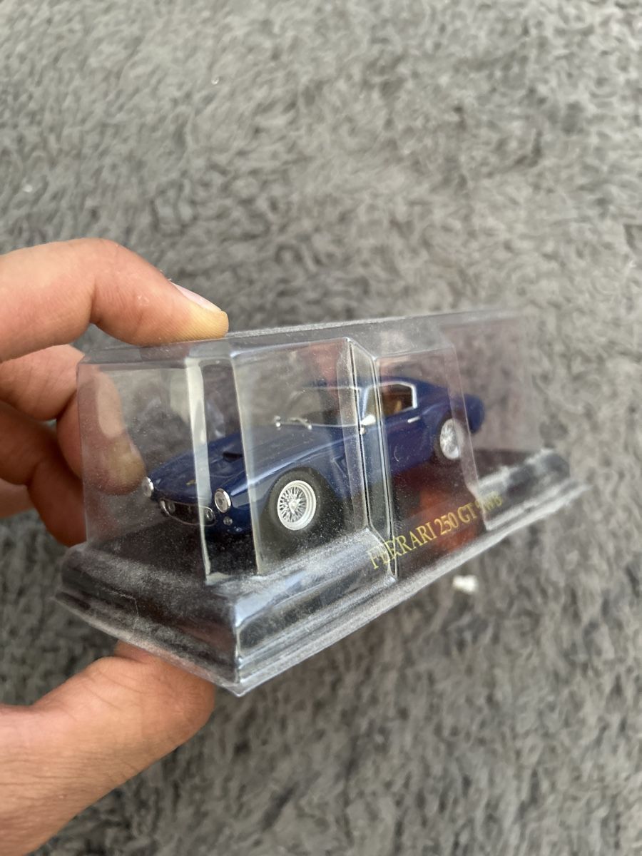 Ferrari Modellini d'auto: Ferrari 250 GT SWB Modellauto – Usato da Chur venduto da nic_mnm2