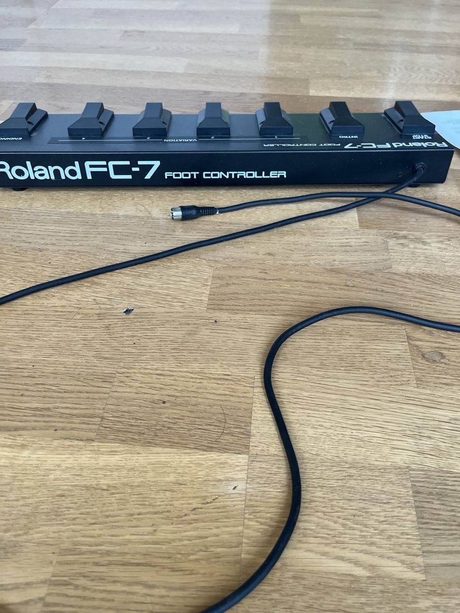 Roland Strumenti musicali: ROLAND FC-7 Footcontroller – Usato da Ebikon venduto da Carlocap