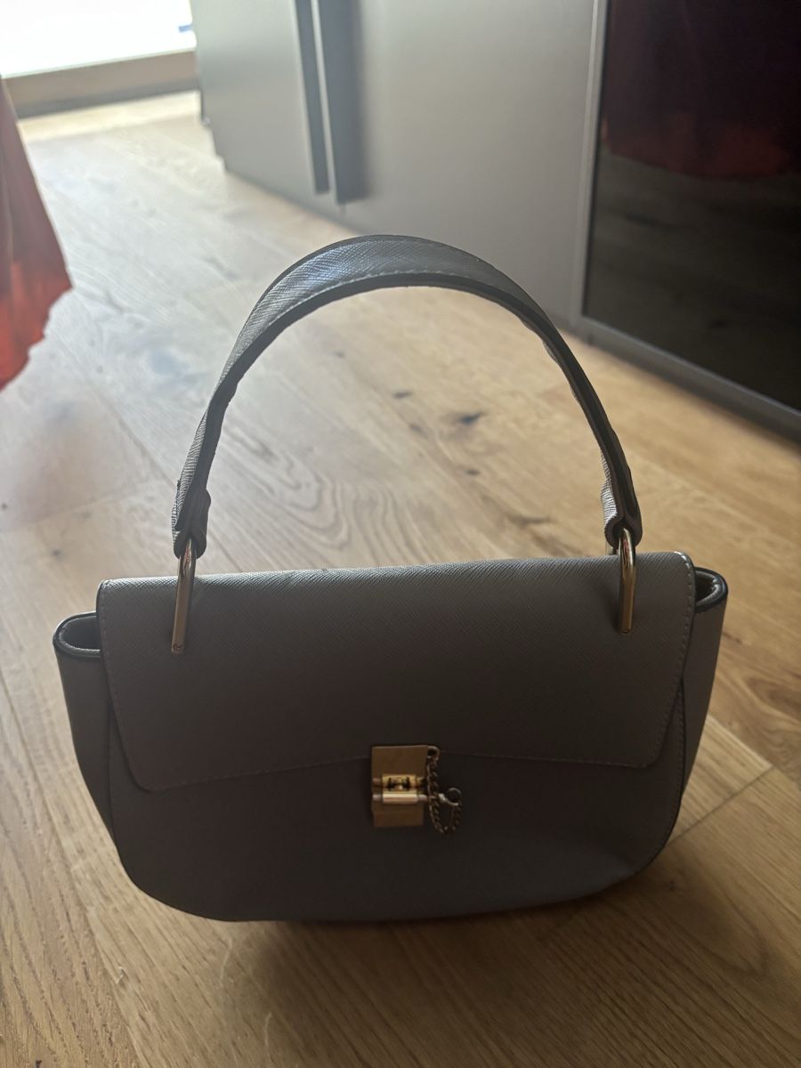 Borse da donna: Handtasche grau Lederoptik guter Zustand – Usato da Riggisberg venduto da tueschi24 3