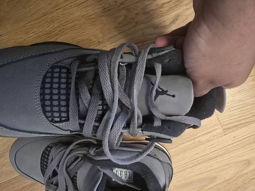 Scarpe per ragazzi: Neue Nike/Jordan Turnschuhe gr.33 – Usato da Therwil venduto da JosefinaV 2