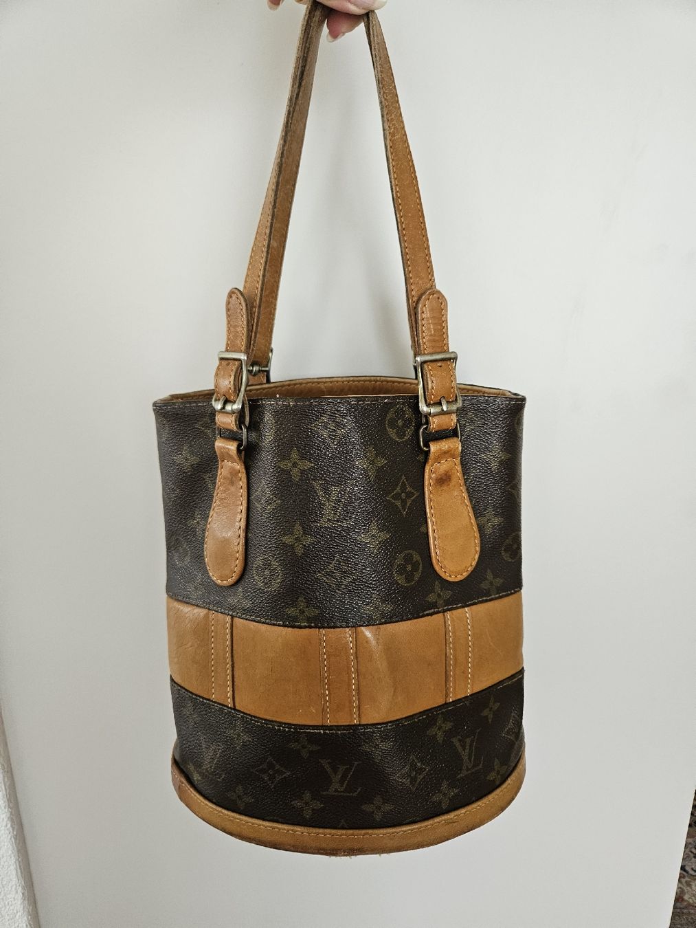 Louis Vuitton Sacs femmes: Louis Vuitton Bucket Bag – D'occasion à Lenzburg par van_gpy5